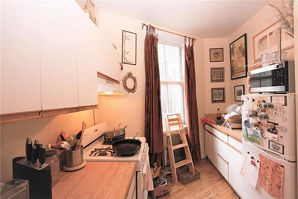 Rented by R New York | media 33