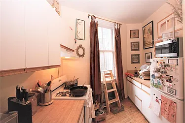 Rented by R New York