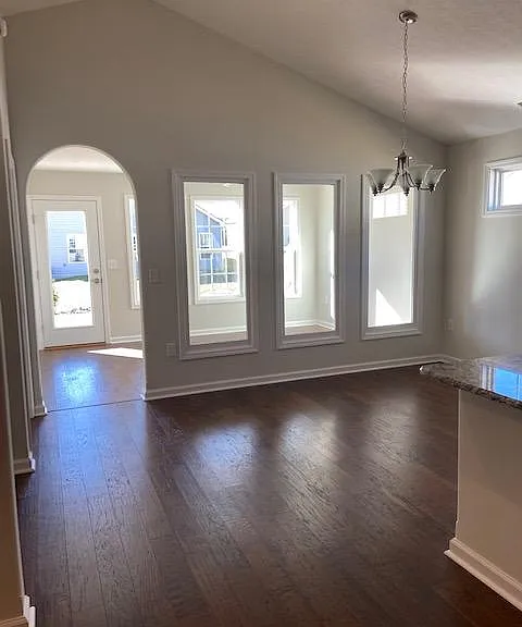 106 Aaliyah Ln — Photo 2