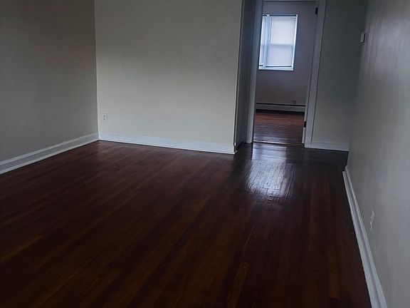 3rd image of 15 Dongan Ave Floor 1