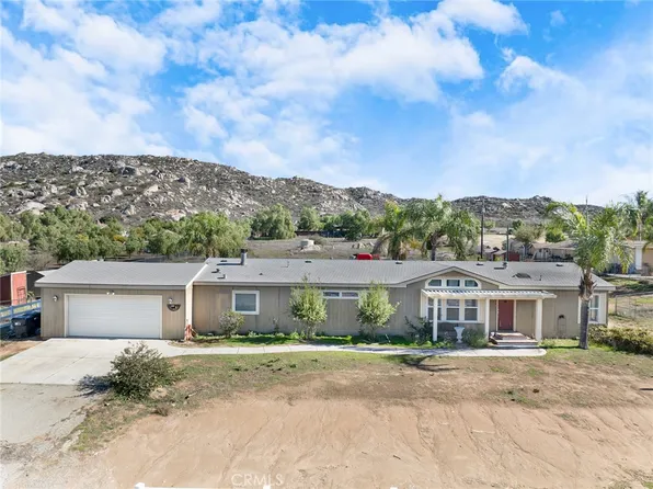 24090 Juniper Hills Rd, Homeland, CA 92548