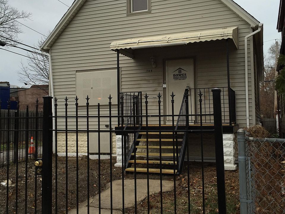2nd image of 744 W 82nd St