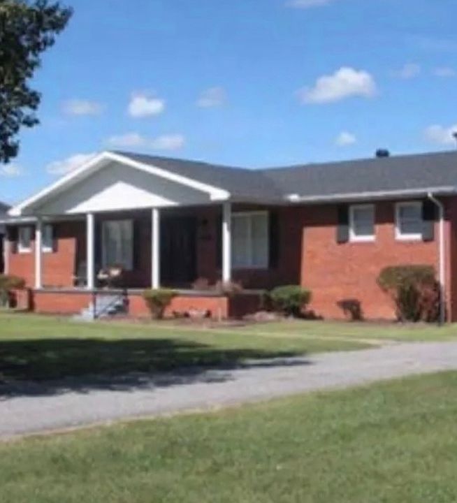 1st image of 371 Highland Ave #379