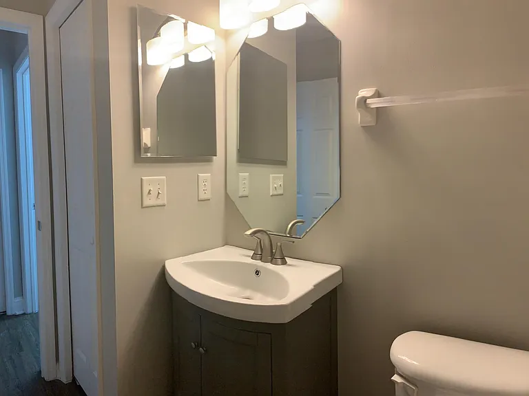 Downstairs 1/2 bathroom