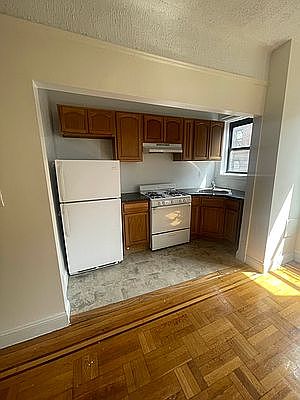2nd image of 2107 Wallace Ave #7B
