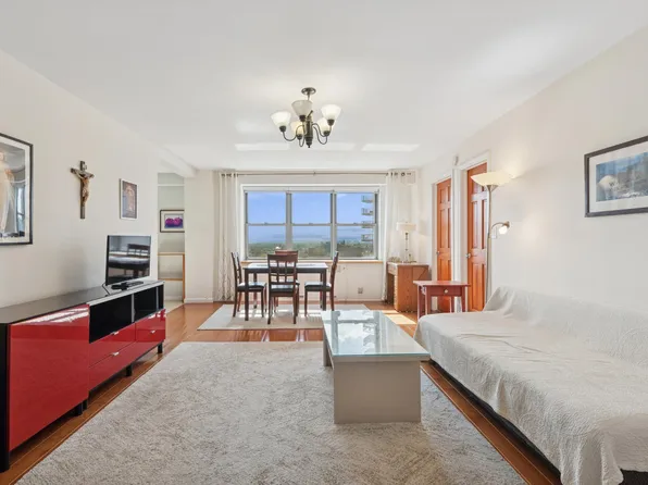 125-10 Queens Boulevard image 1 of 12