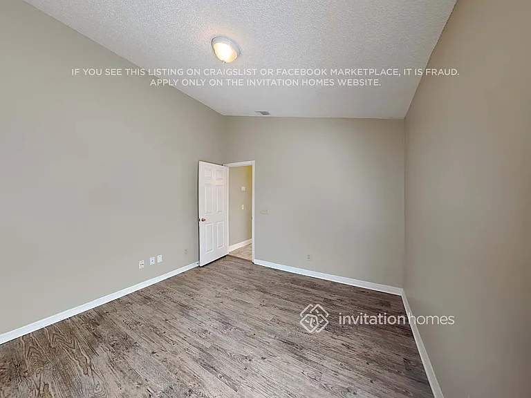 1039 Whittier Cir — Photo 12