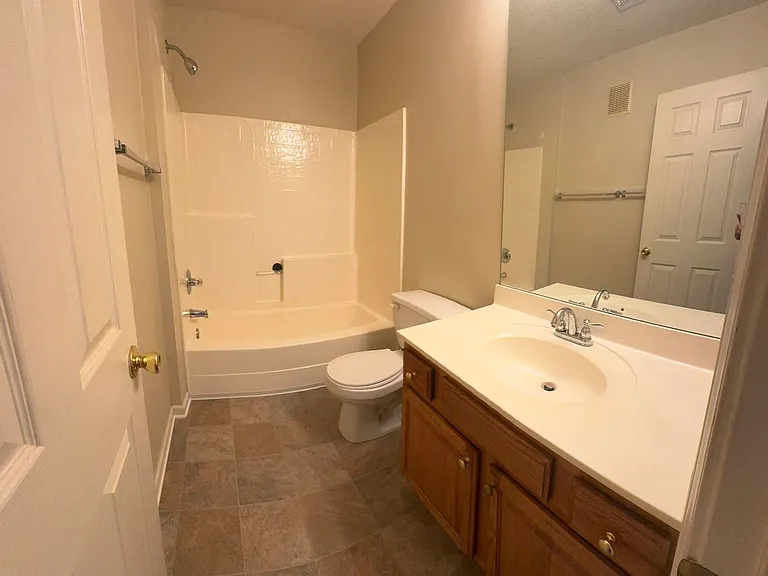 160 Wexford Dr #301 — Photo 30