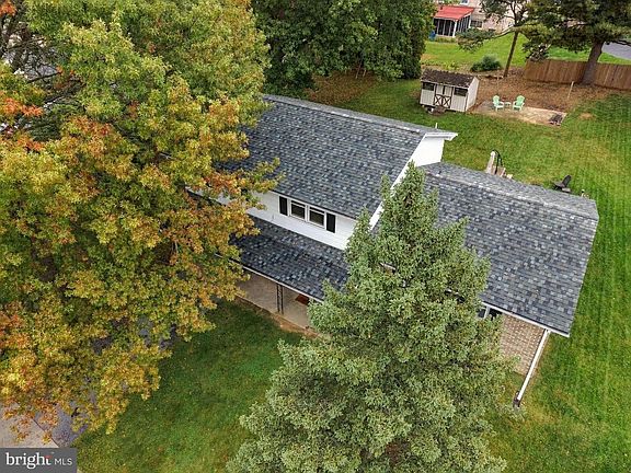 4th image of 208 Swarthmore Dr