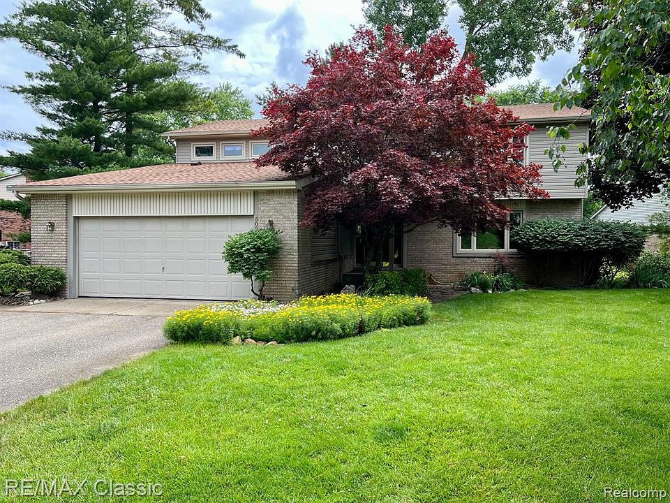 5027 Kenicott Trl, Brighton, MI 48114 Zillow