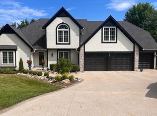 3315 S Thornbird Ave, Blue Springs, MO 64015