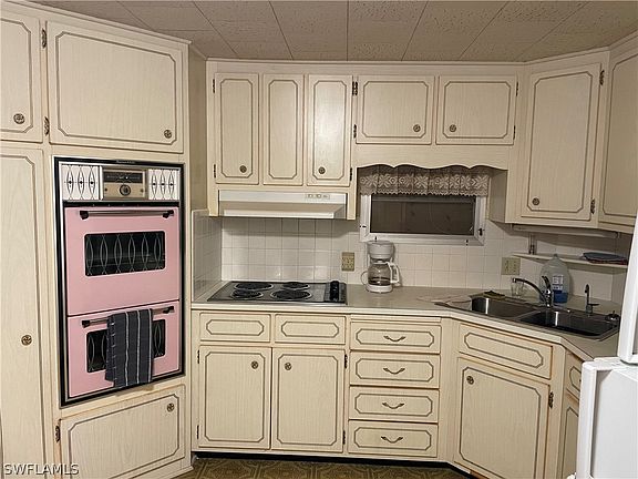 2nd image of 109 Candle Ct