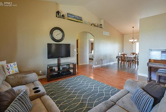 3rd image of 16221 Prairie Vista Ln