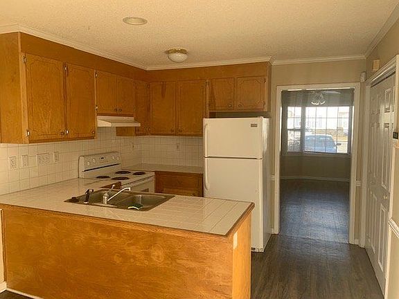 5th image of 3903 Sterling Pointe Dr