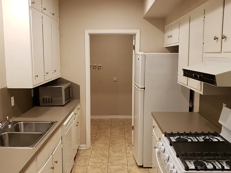 114 N Kilgore St — Photo 8
