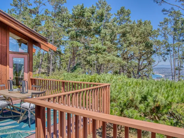 7 Stratford Pl, Monterey, CA 93940