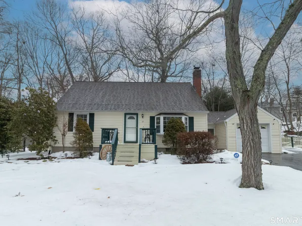 17 Patricia Court, Ledyard, CT 06335