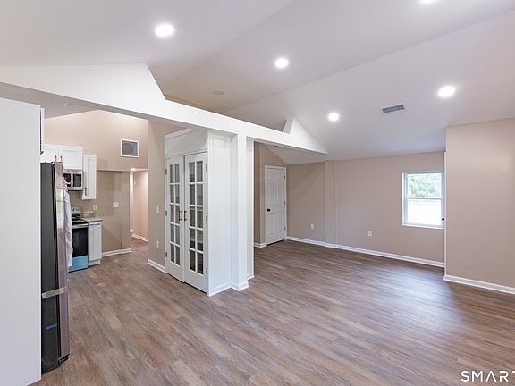 5th image of 1178 Poquonock Avenue