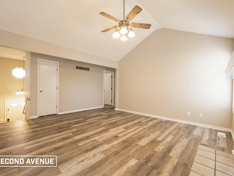 117 Monroe Ave — Photo 5