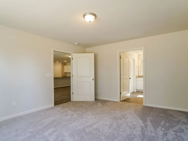 200 Kyles Dr — Photo 8