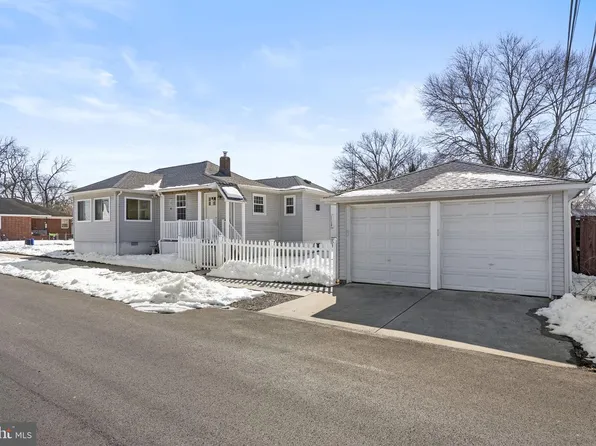 400 Clymer Ave, Morrisville, PA 19067