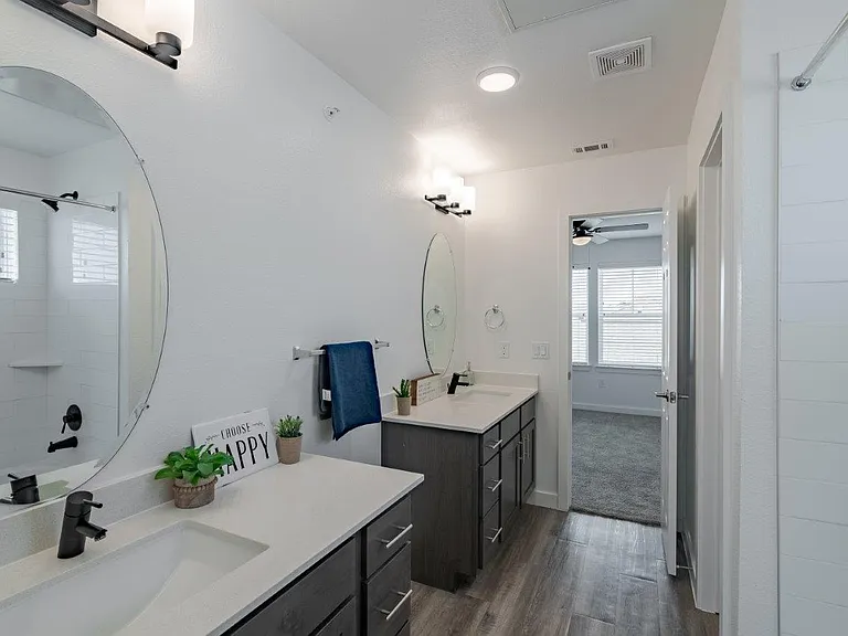Elevate at Skyline Townhomes — Photo 11