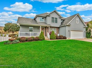 106 Catherine Dr, Archbald, PA 18403