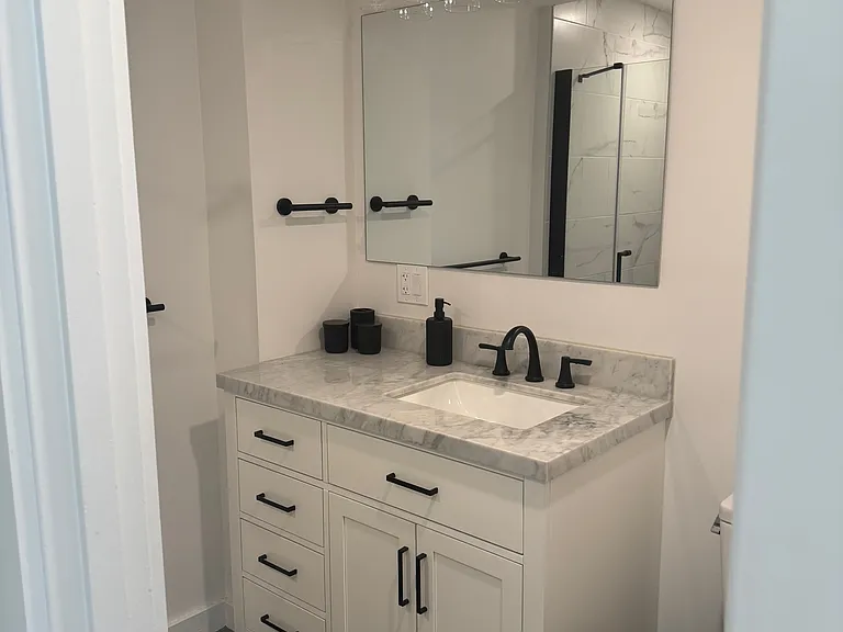41 Park St #404 — Photo 5