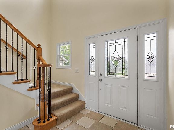 3rd image of 5817 Woodland Ave