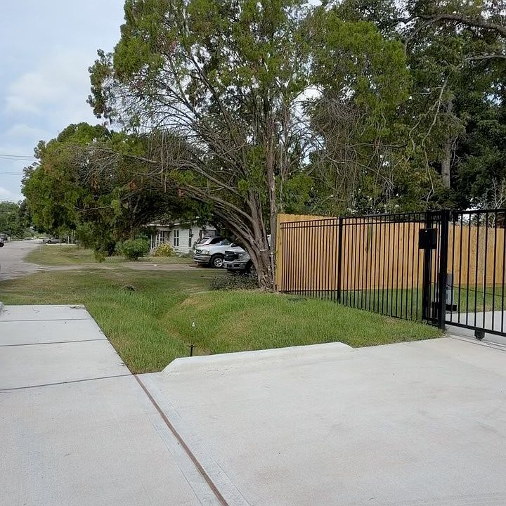 2nd image of 944 Lucky St #A