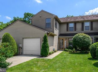 31 E Oleander Dr, Mount Laurel, NJ 08054