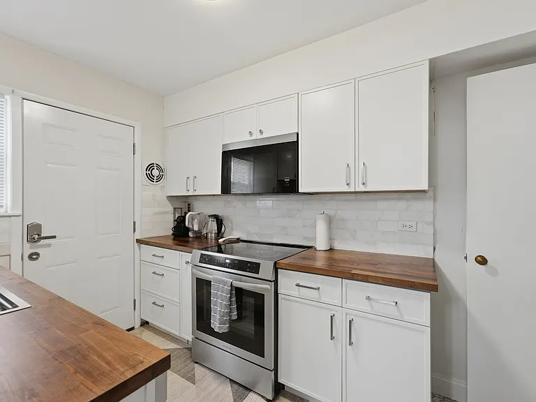 221 S Maple Ave #C — Photo 8