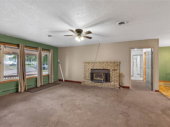 2nd image of 804 2nd St W