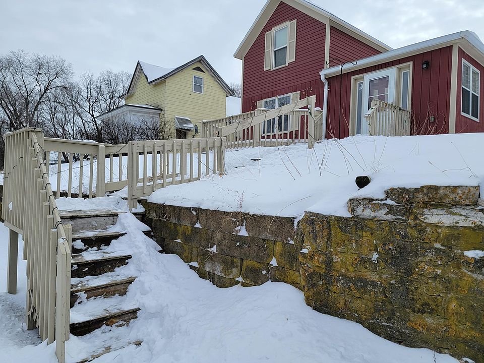 2nd image of 313 Coffee St