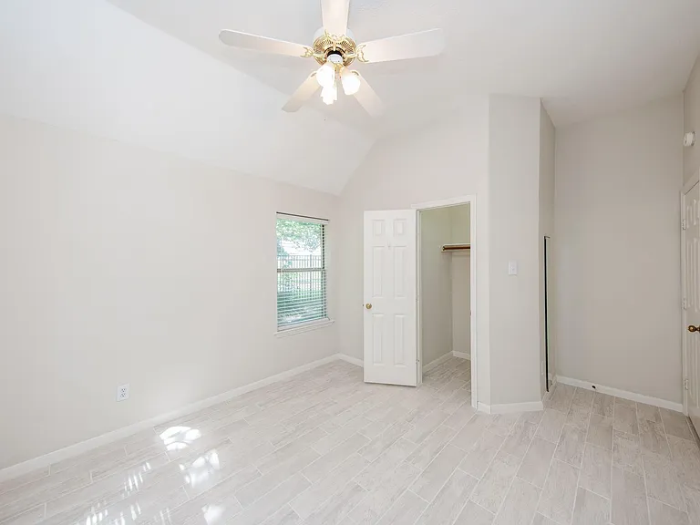 703 Acacia Pl — Photo 34