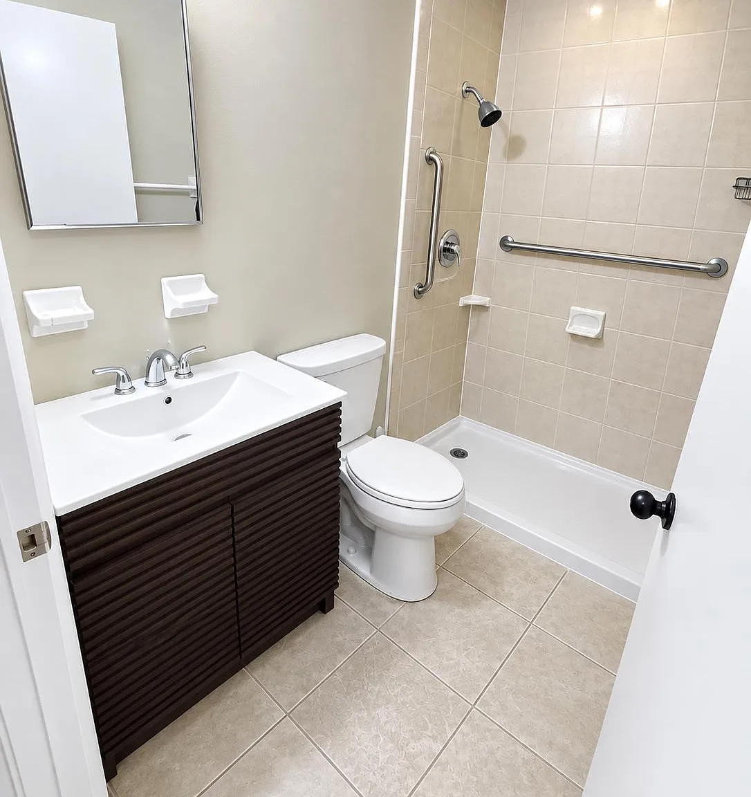 3 bed, 1200 sqft, $1,900 — Photo 4
