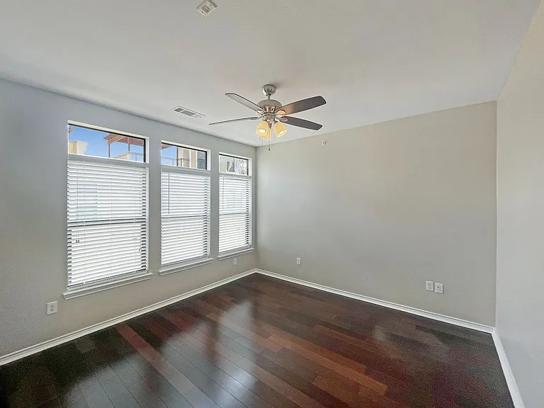 1207 Beaconsfield Ln #403 — Photo 16