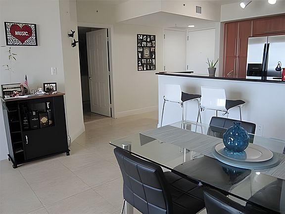 3rd image of 3232 Coral Way APT 907