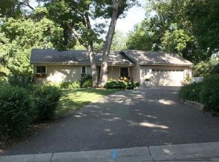 9470 Clubhouse Rd, Eden Prairie, MN 55347
