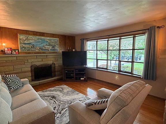 4th image of 195 Donald Rd