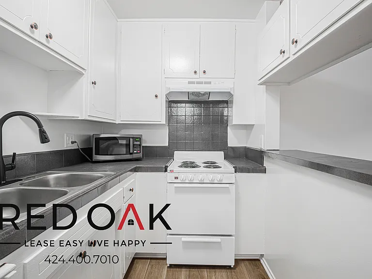 1539 N Alexandria Ave #303 — Photo 6