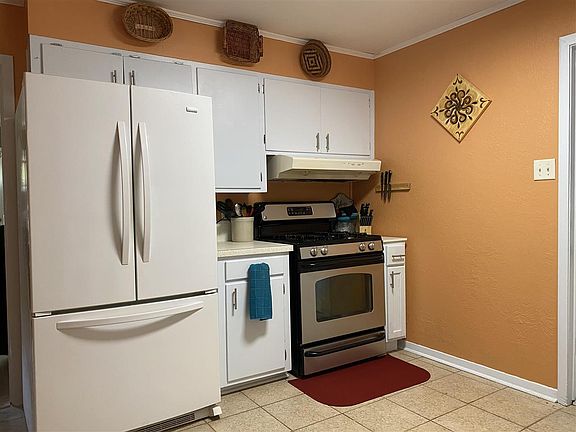 4th image of 9160 Gardner St