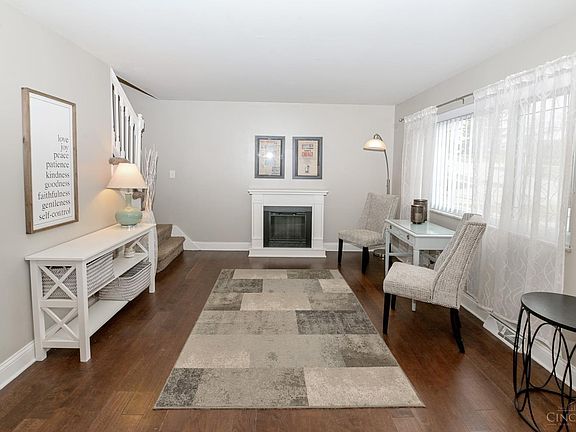 3rd image of 3087 Goda Ave