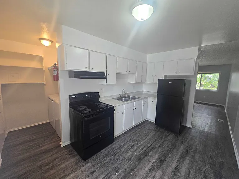325 S Murray Blvd — Photo 1