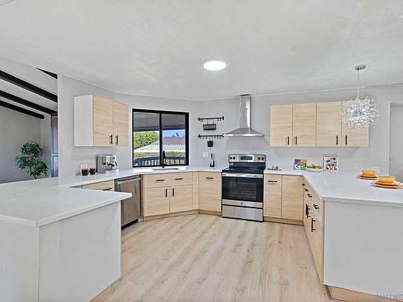 3rd image of 8975 Lawrence Welk Dr Spc 305