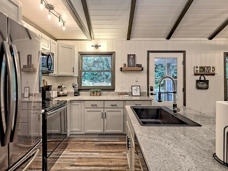63 Mint Ln — Photo 8
