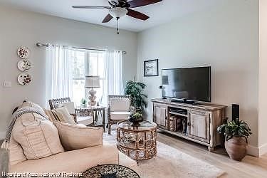3rd image of 3211 Cornflower Dr