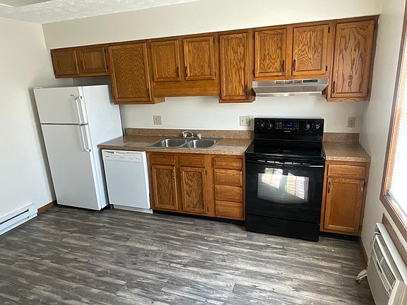 2nd image of 1540 Hawk Cir