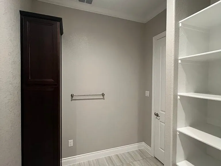 4811 Viewcrest Rd — Photo 15