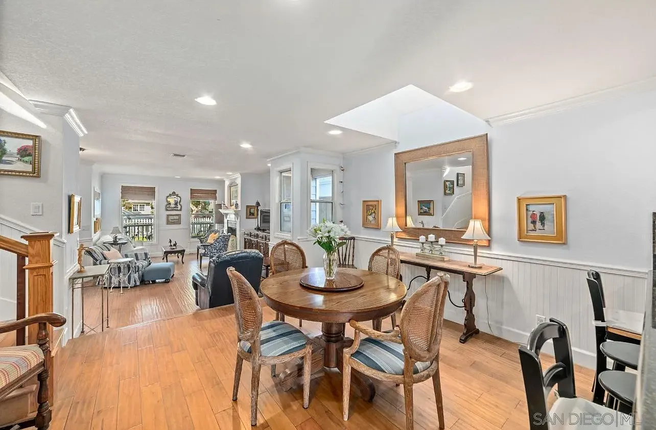 3 bed, 3.5 bath, 2515 sqft, $7,500 — Photo 4